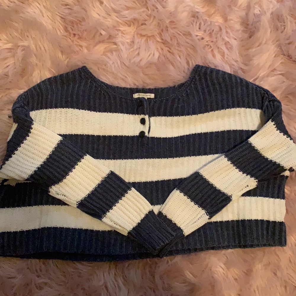 American eagle crop sweater